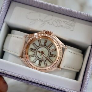 Jaclyn Smith Watch‎ Gold Color